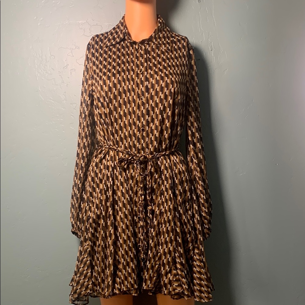 Chic Patterned Dress - image 1